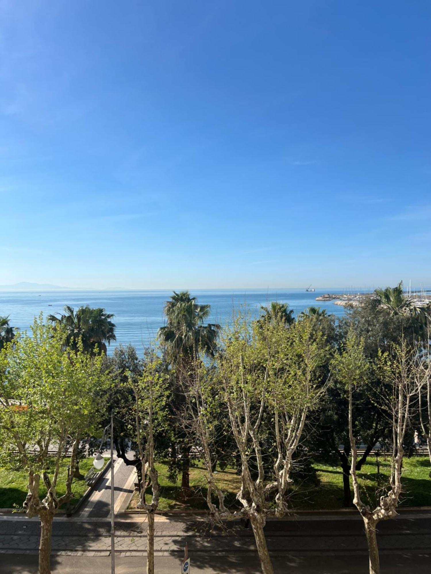 Blue Sea View Apartment *
